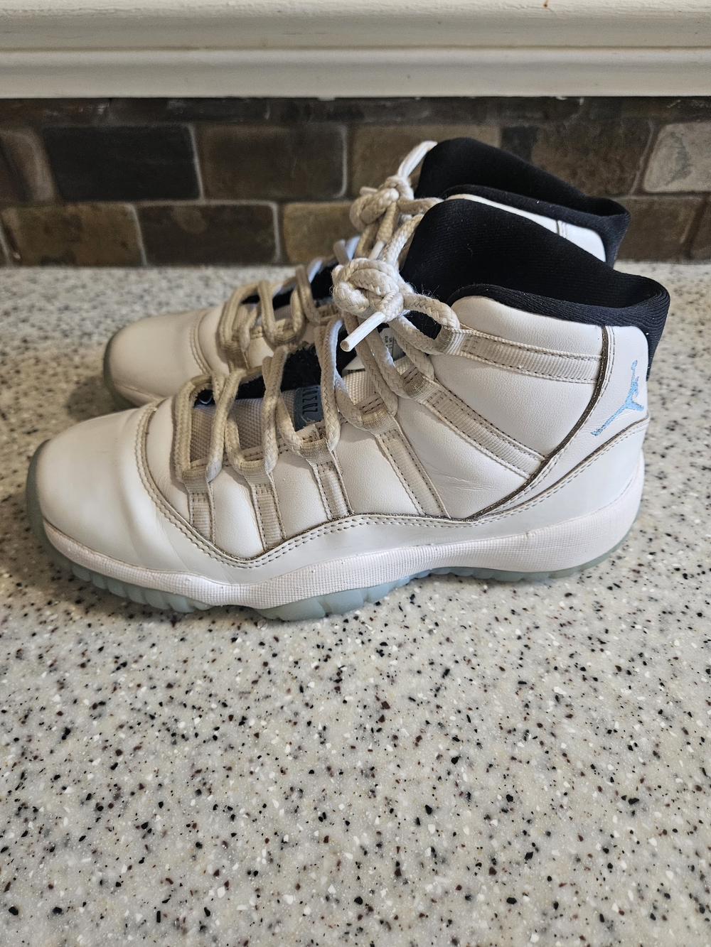 Jordan Kids White And Blue 11 Retro (GS)